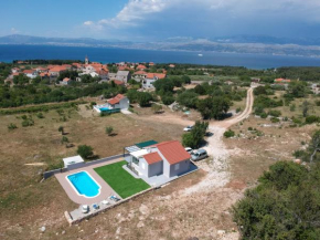 Nane Garden house with heated pool